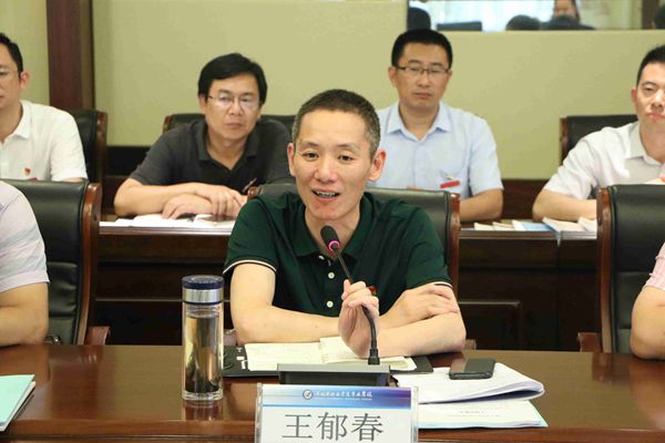 省“三名工程”年度考核专家组莅临平湖市职业中专开展名校建设核...